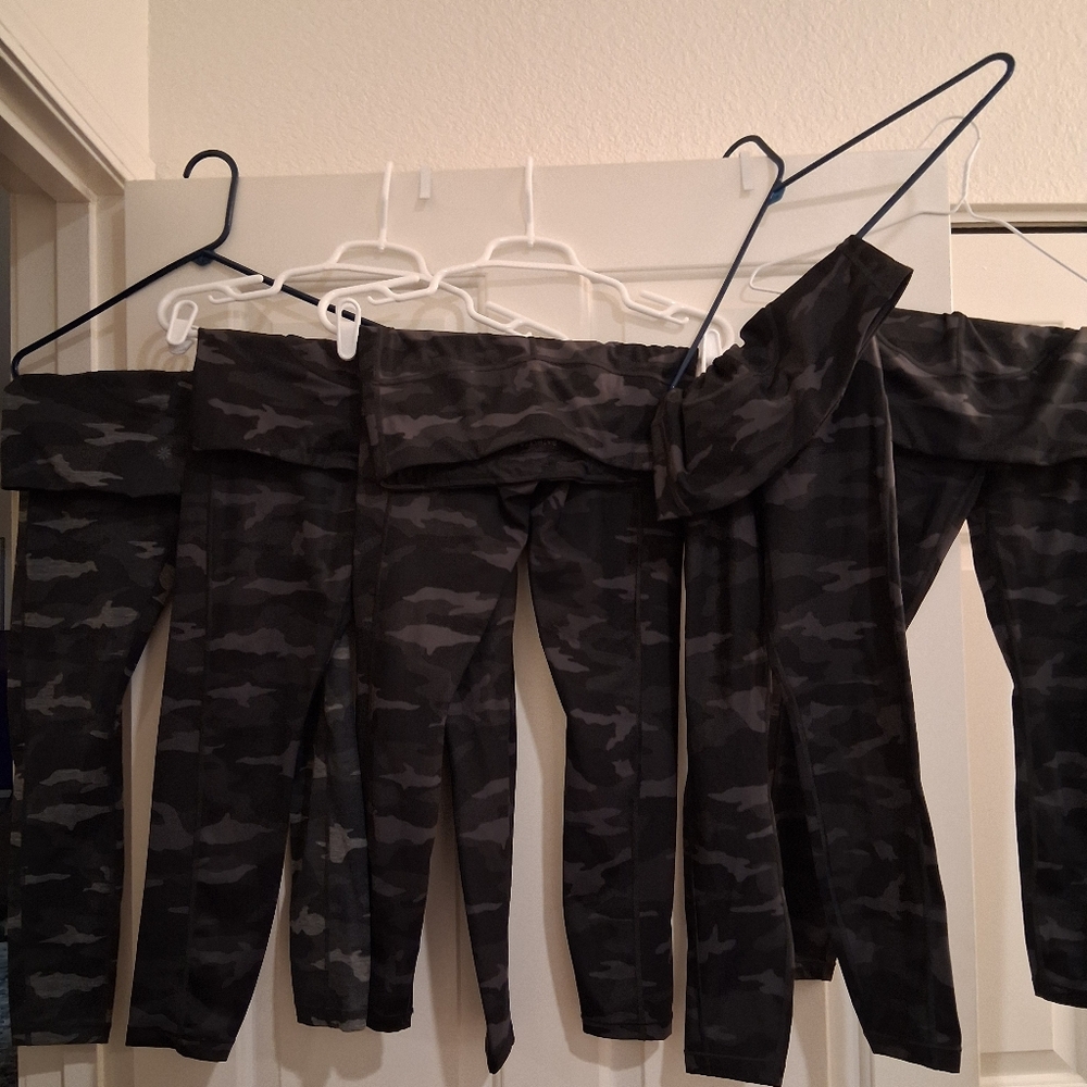 Athleta Ultimate 7/8 Tights, Lot of 5, Size Small, Black/Grey Camo